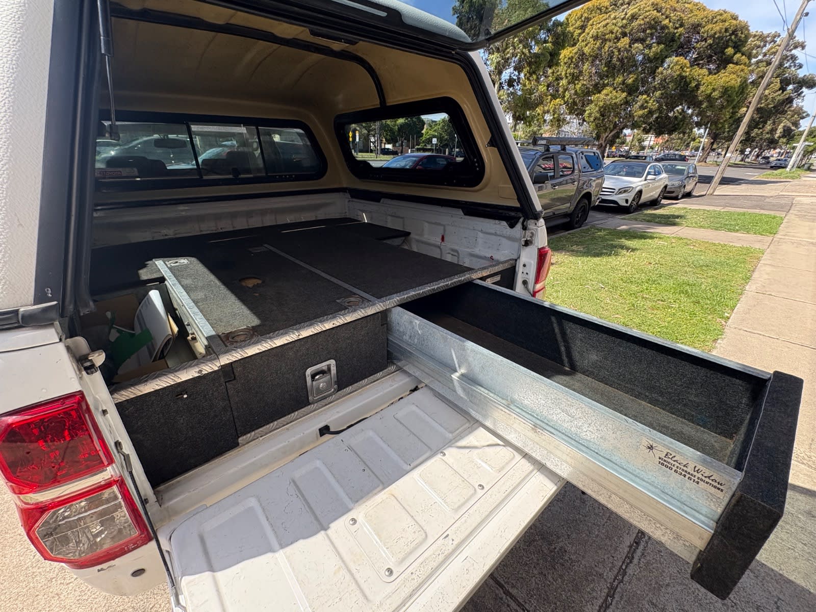 2013 TOYOTA HILUX SR (4×4)