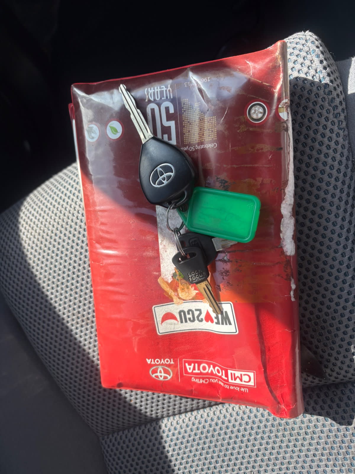 2013 TOYOTA HILUX SR (4×4)