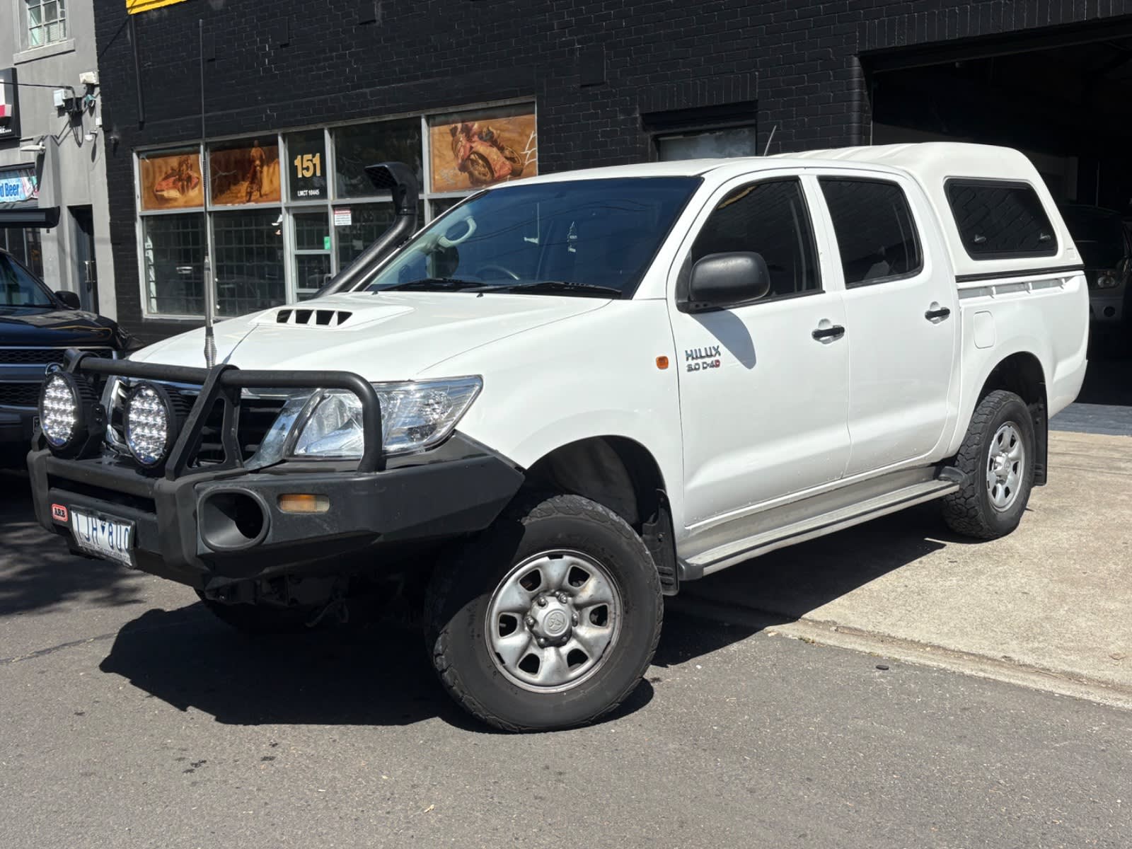 2013 TOYOTA HILUX SR (4×4)