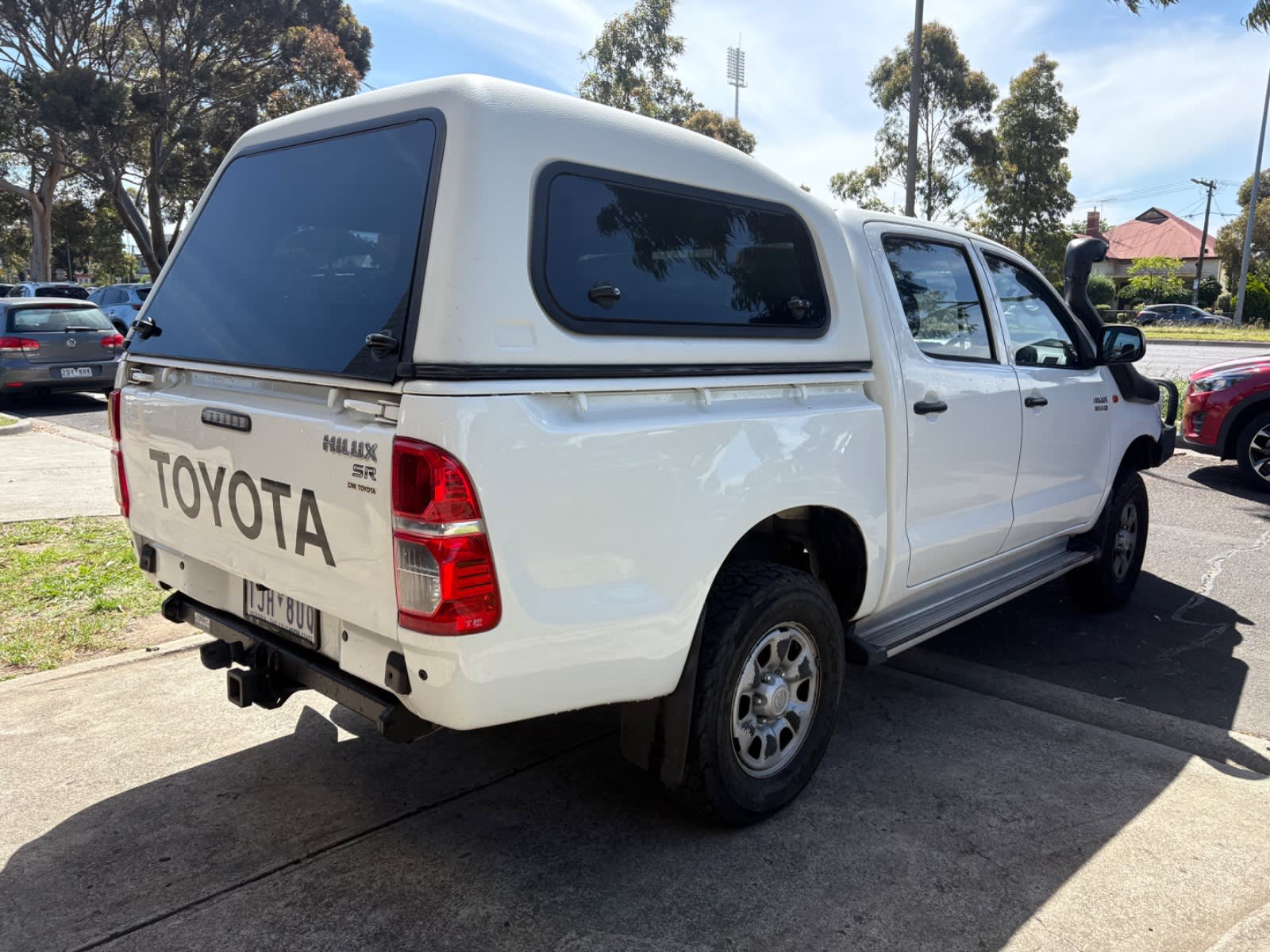 2013 TOYOTA HILUX SR (4×4)