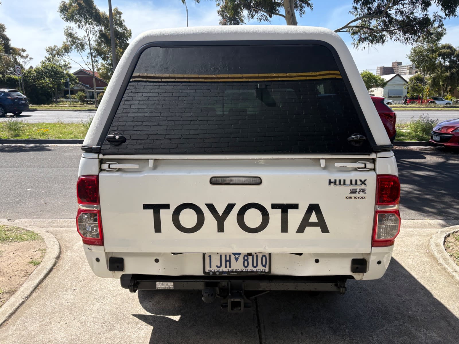 2013 TOYOTA HILUX SR (4×4)