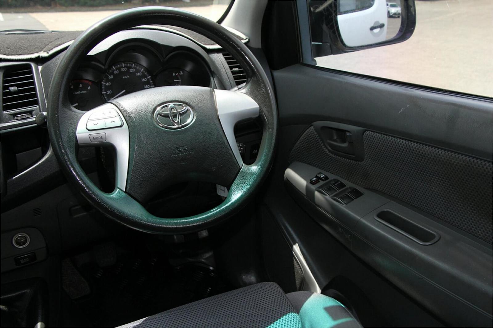 2012 Toyota Hilux SR KUN26R 4X4