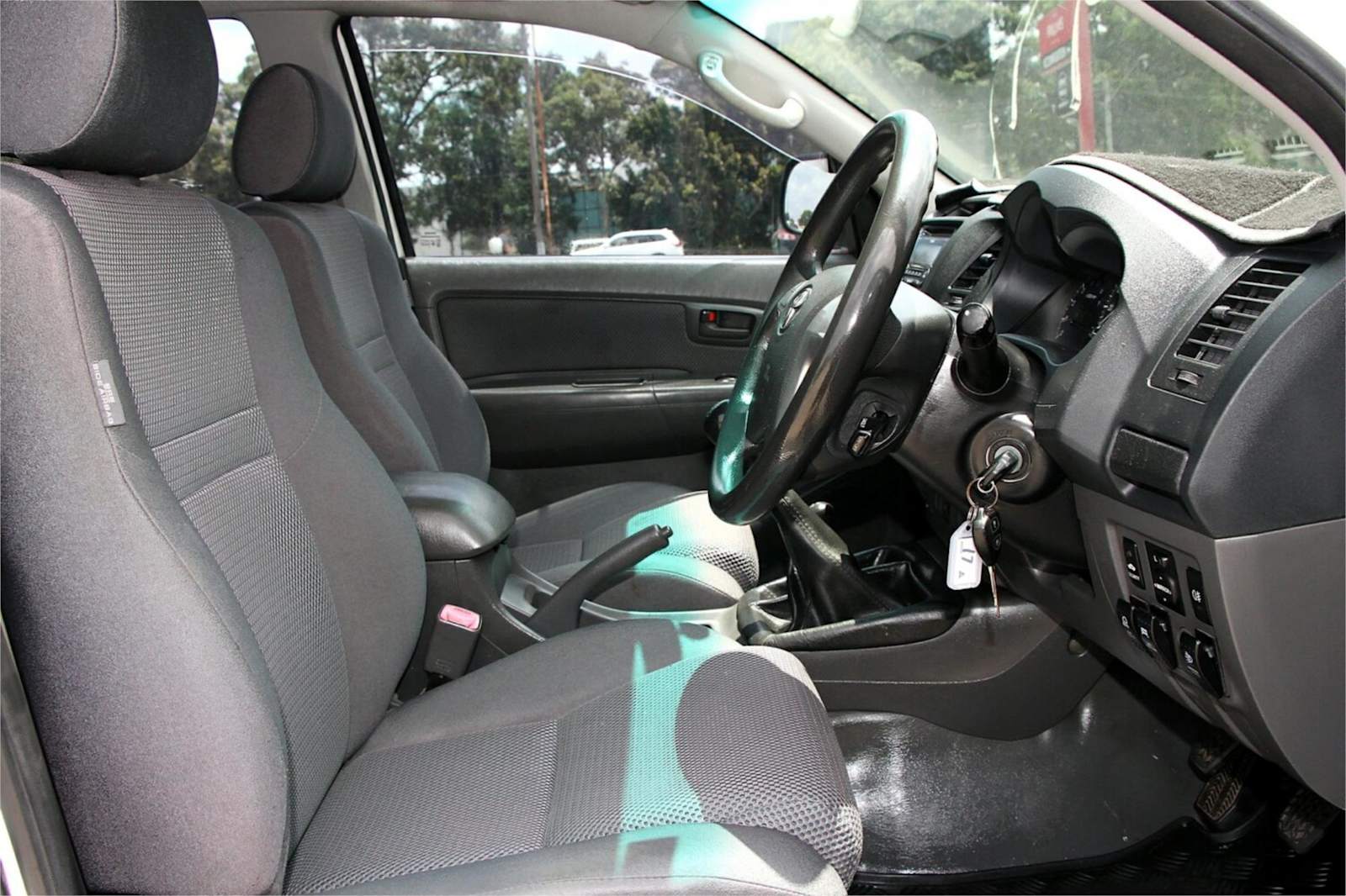 2012 Toyota Hilux SR KUN26R 4X4