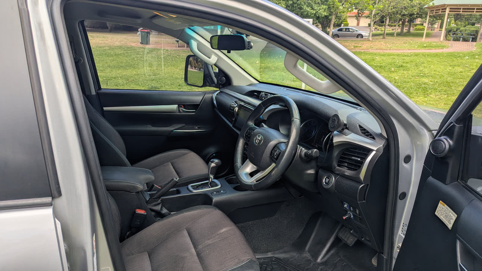 2017 Toyota Hilux SR5 4×4 Dual Cab