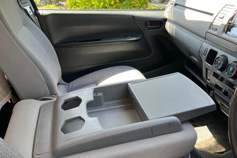 2009 Toyota Hiace Campervan w Solar Inverter