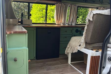 2009 Toyota Hiace Campervan w Solar Inverter