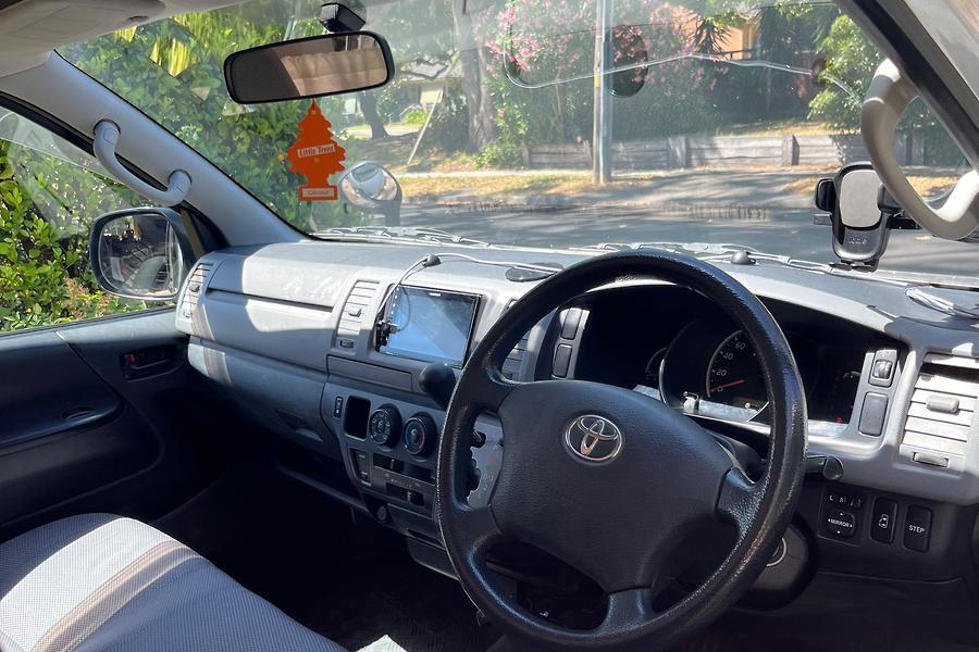 2009 Toyota Hiace Campervan w Solar Inverter